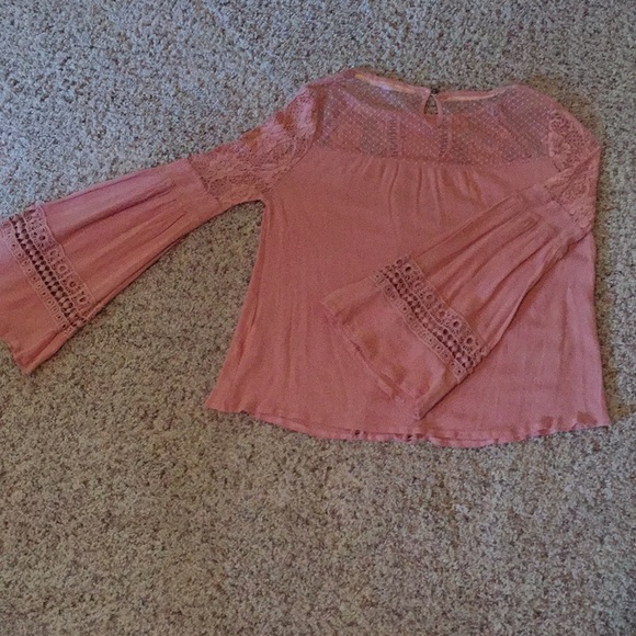 Coco + Jameson blush pink top - Picture 3 of 4